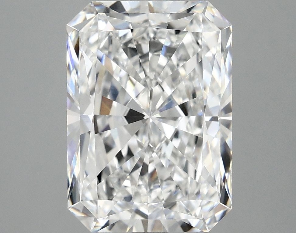 Loose Diamond - RADIANT 3.98ct D VVS2: Loose Diamond - RADIANT 3.98ct D VVS2 Source: This is a real non-mined Diamond that has been grown in a lab Shape: RADIANT Carats: 3.98 Color: D Clarity: VVS2 Certification: IGI Video: