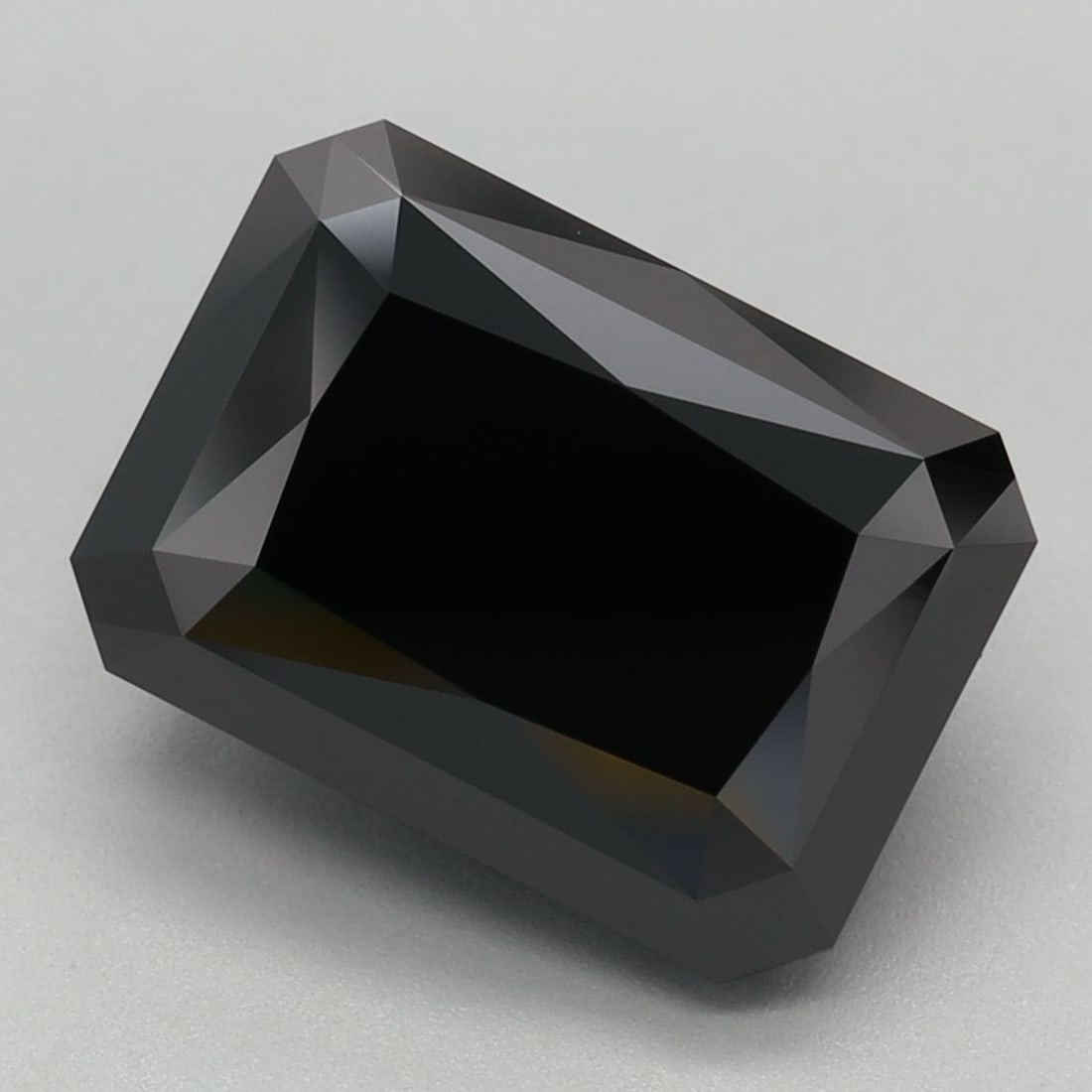 Loose Diamond - RADIANT 4.15ct Fancy Black: Loose Diamond - RADIANT 4.15ct Fancy Black Source: This is a real non-mined Diamond that has been grown in a lab Shape: RADIANT Carats: 4.15 Color: Fancy Black Certification: IGI Video: