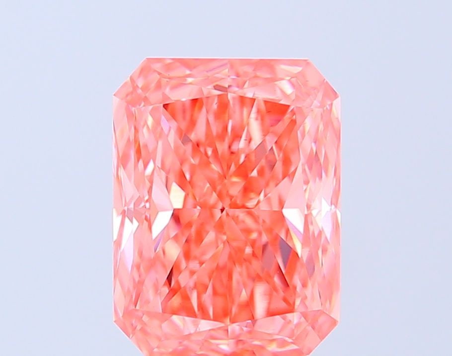Loose Diamond - RADIANT 4.52ct Fancy Vivid Pink VS1: Loose Diamond - RADIANT 4.52ct Fancy Vivid Pink VS1 Source: This is a real non-mined Diamond that has been grown in a lab Shape: RADIANT Carats: 4.52 Color: Fancy Vivid Pink Certification: IGI Video: