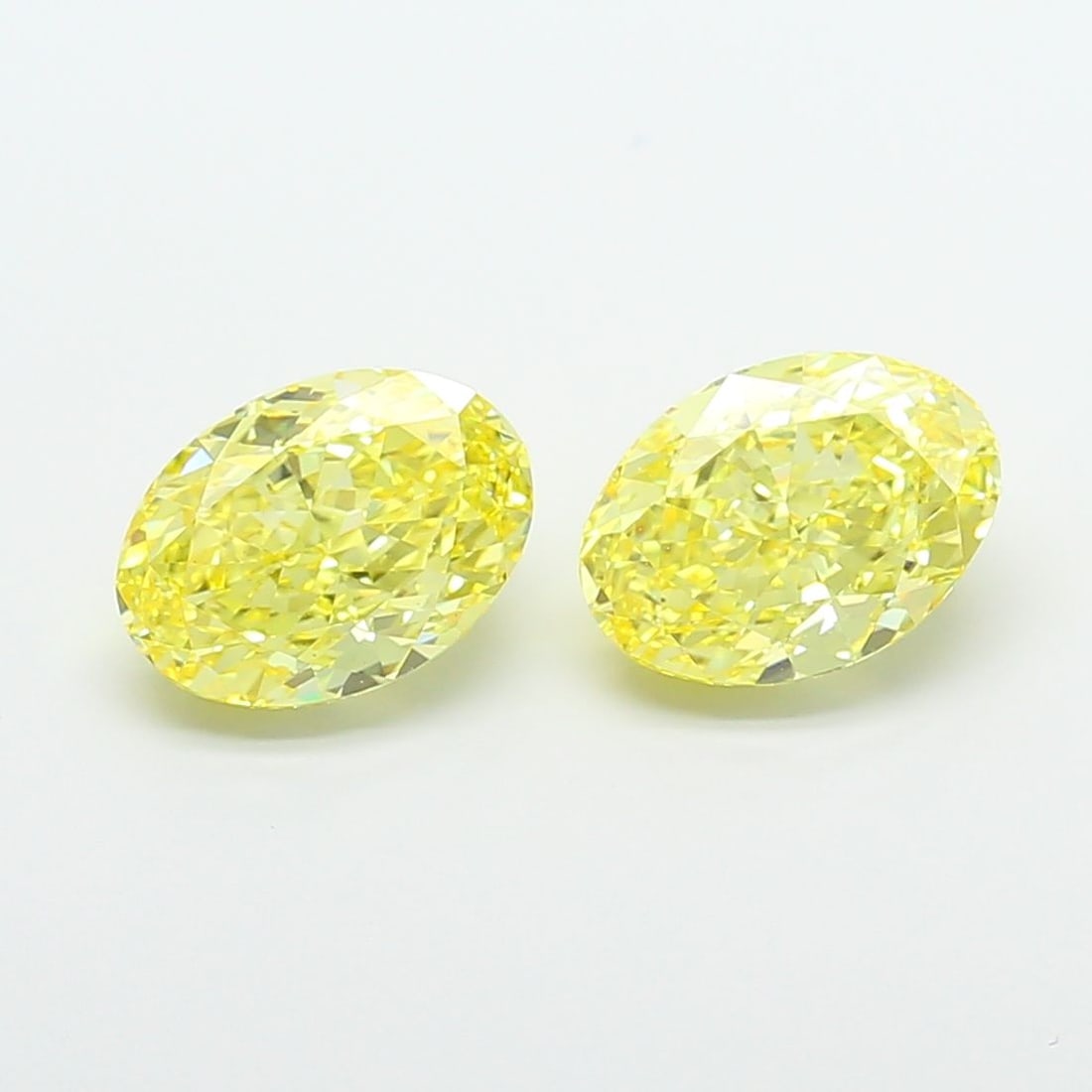 Loose Diamond - OVAL 3.06ct Fancy Intense Yellow VVS2: Loose Diamond - OVAL 3.06ct Fancy Intense Yellow VVS2 Source: This is a real non-mined Diamond that has been grown in a lab Shape: OVAL Carats: 3.06 Color: Fancy Intense Yellow Certification: IGI Vide