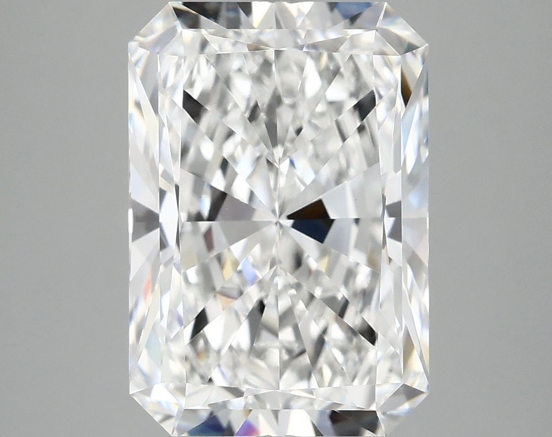 Loose Diamond - RADIANT 5.09ct E VVS2: Loose Diamond - RADIANT 5.09ct E VVS2 Source: This is a real non-mined Diamond that has been grown in a lab Shape: RADIANT Carats: 5.09 Color: E Clarity: VVS2 Certification: IGI Video:
