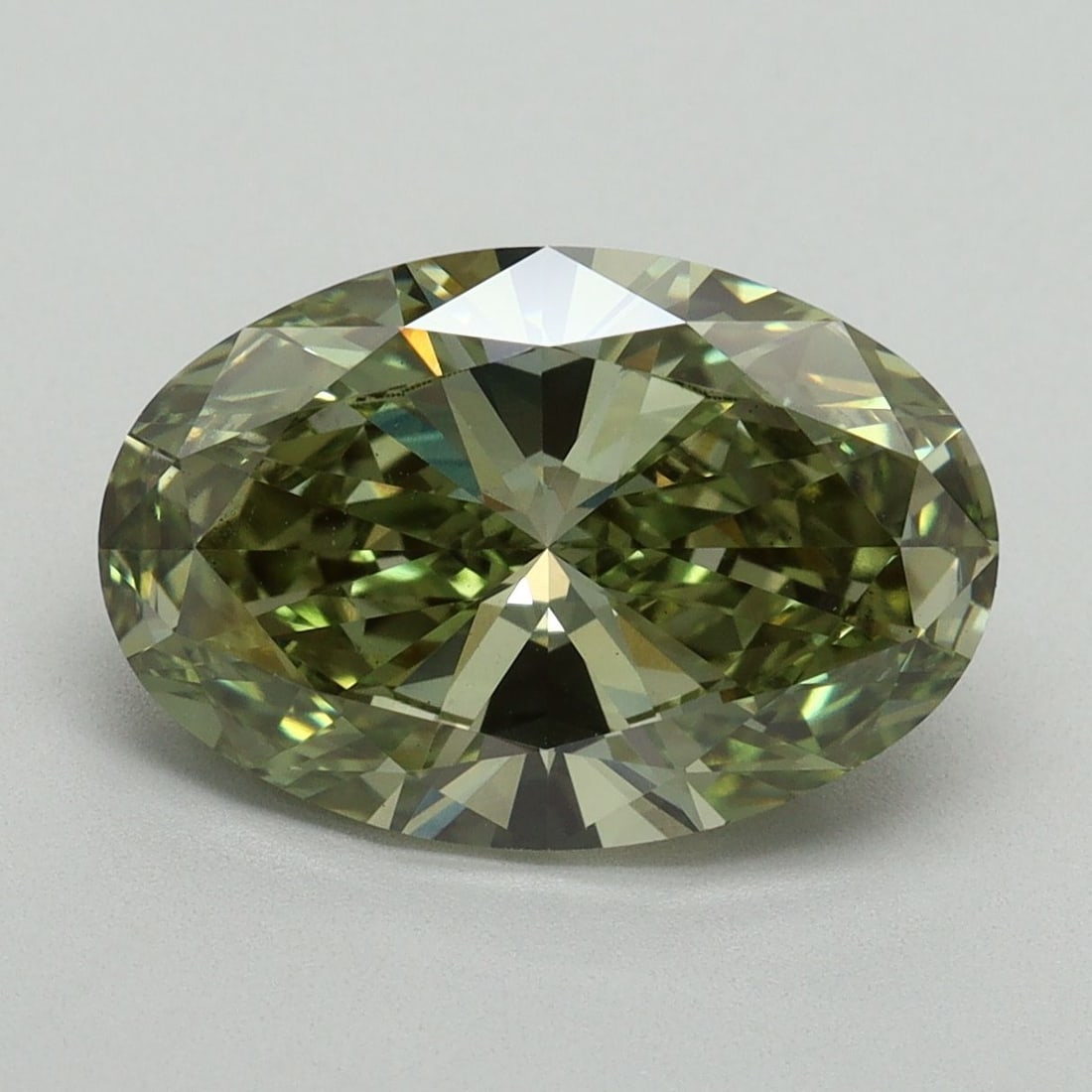 Loose Diamond - OVAL 3.98ct Fancy Vivid Green VS1: Loose Diamond - OVAL 3.98ct Fancy Vivid Green VS1 Source: This is a real non-mined Diamond that has been grown in a lab Shape: OVAL Carats: 3.98 Color: Fancy Vivid Green Certification: IGI Video: