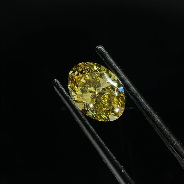 Loose Diamond - OVAL 1.75ct Fancy Intense Brownish Yellow VS1: Loose Diamond - OVAL 1.75ct Fancy Intense Brownish Yellow VS1 Source: This is a real non-mined Diamond that has been grown in a lab Shape: OVAL Carats: 1.75 Color: Fancy Intense Brownish Yellow Certif