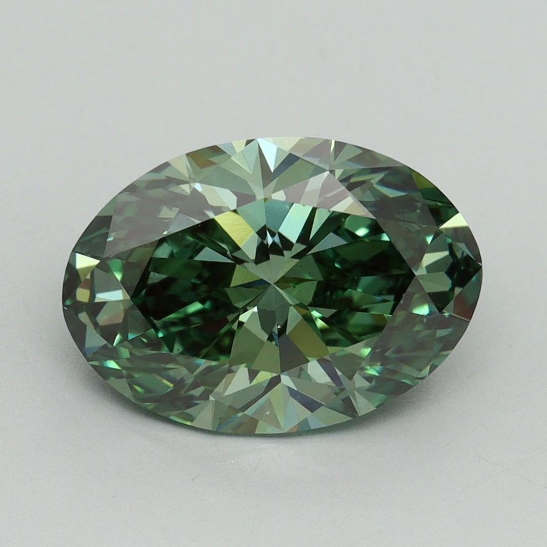 Loose Diamond - OVAL 3.02ct Fancy Vivid Green VS1: Loose Diamond - OVAL 3.02ct Fancy Vivid Green VS1 Source: This is a real non-mined Diamond that has been grown in a lab Shape: OVAL Carats: 3.02 Color: Fancy Vivid Green Certification: IGI Video: