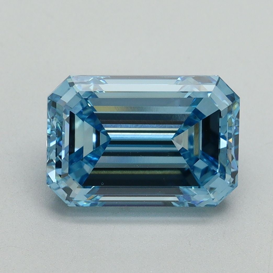 Loose Diamond - EMERALD 3.15ct Fancy Vivid Blue VS1: Loose Diamond - EMERALD 3.15ct Fancy Vivid Blue VS1 Source: This is a real non-mined Diamond that has been grown in a lab Shape: EMERALD Carats: 3.15 Color: Fancy Vivid Blue Certification: IGI Video: