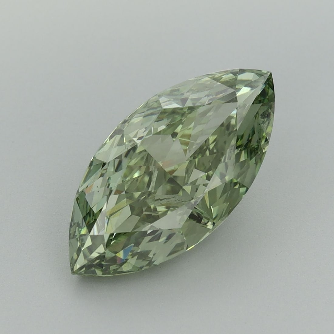 Loose Diamond - MARQUISE 3.11ct Fancy Vivid Green VVS2: Loose Diamond - MARQUISE 3.11ct Fancy Vivid Green VVS2 Source: This is a real non-mined Diamond that has been grown in a lab Shape: MARQUISE Carats: 3.11 Color: Fancy Vivid Green Certification: IGI Vi