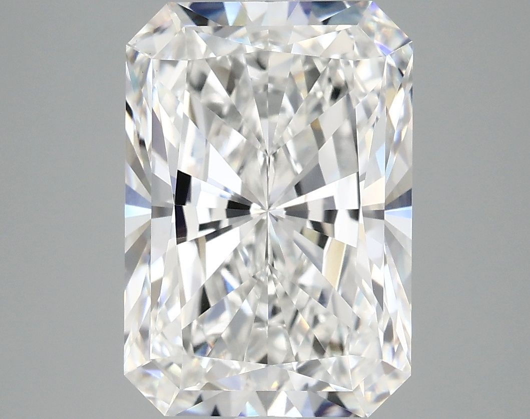 Loose Diamond - RADIANT 5.06ct E VVS2: Loose Diamond - RADIANT 5.06ct E VVS2 Source: This is a real non-mined Diamond that has been grown in a lab Shape: RADIANT Carats: 5.06 Color: E Clarity: VVS2 Certification: IGI Video: