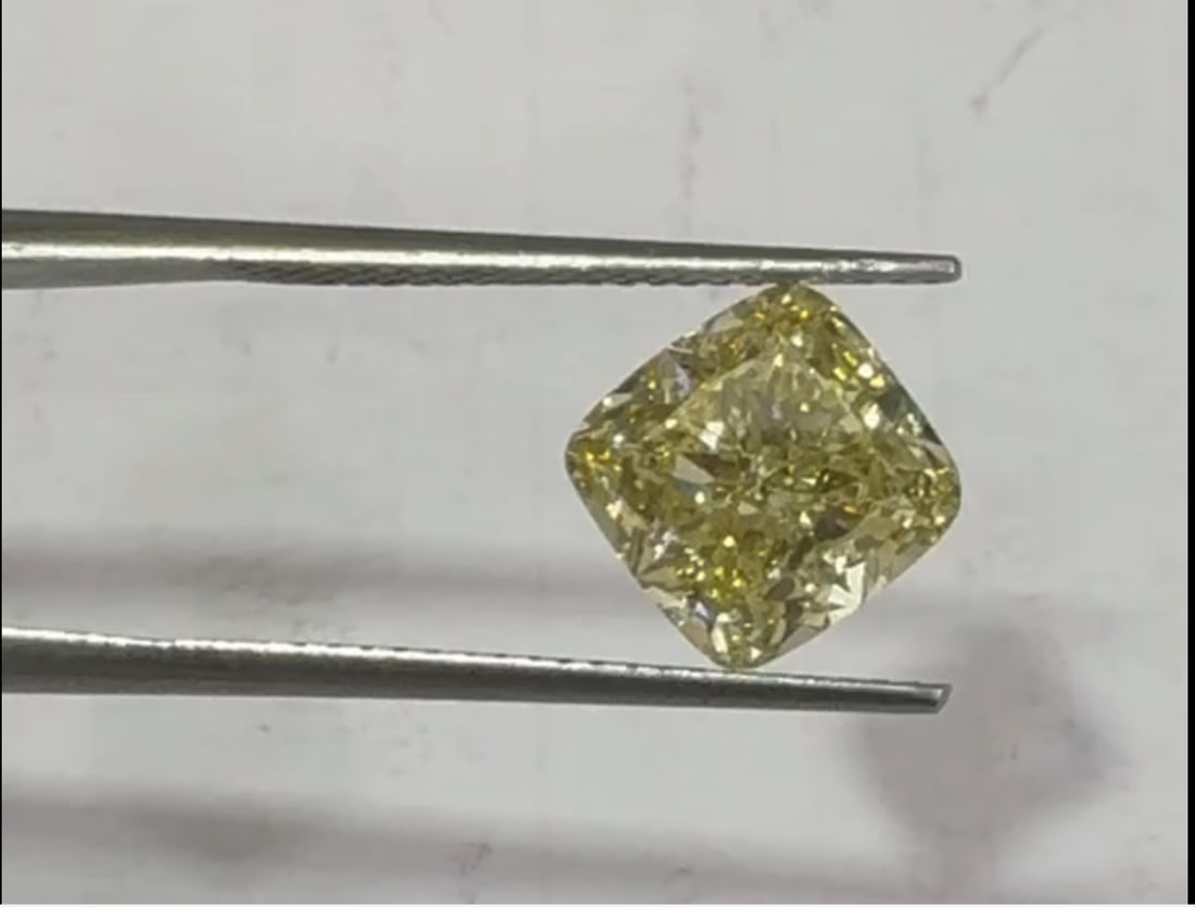 Loose Diamond - CUSHION MODIFIED 3.08ct Fancy Light Yellow VS1: Loose Diamond - CUSHION MODIFIED 3.08ct Fancy Light Yellow VS1 Source: This is a real non-mined Diamond that has been grown in a lab Shape: CUSHION MODIFIED Carats: 3.08 Color: Fancy Light Yellow Cert