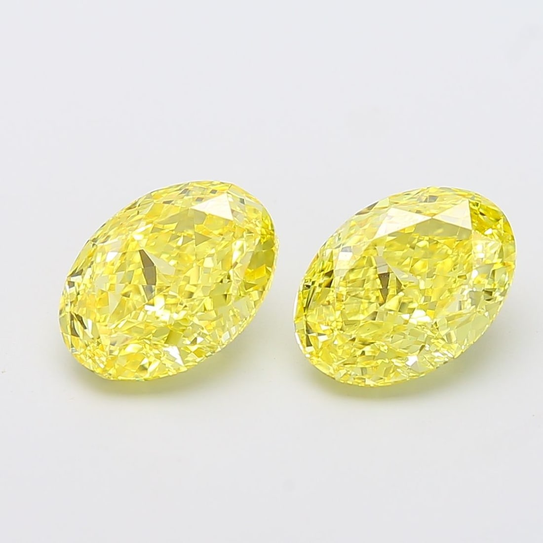 Loose Diamond - OVAL 3.39ct Fancy Vivid Yellow VS1: Loose Diamond - OVAL 3.39ct Fancy Vivid Yellow VS1 Source: This is a real non-mined Diamond that has been grown in a lab Shape: OVAL Carats: 3.39 Color: Fancy Vivid Yellow Certification: IGI Video: