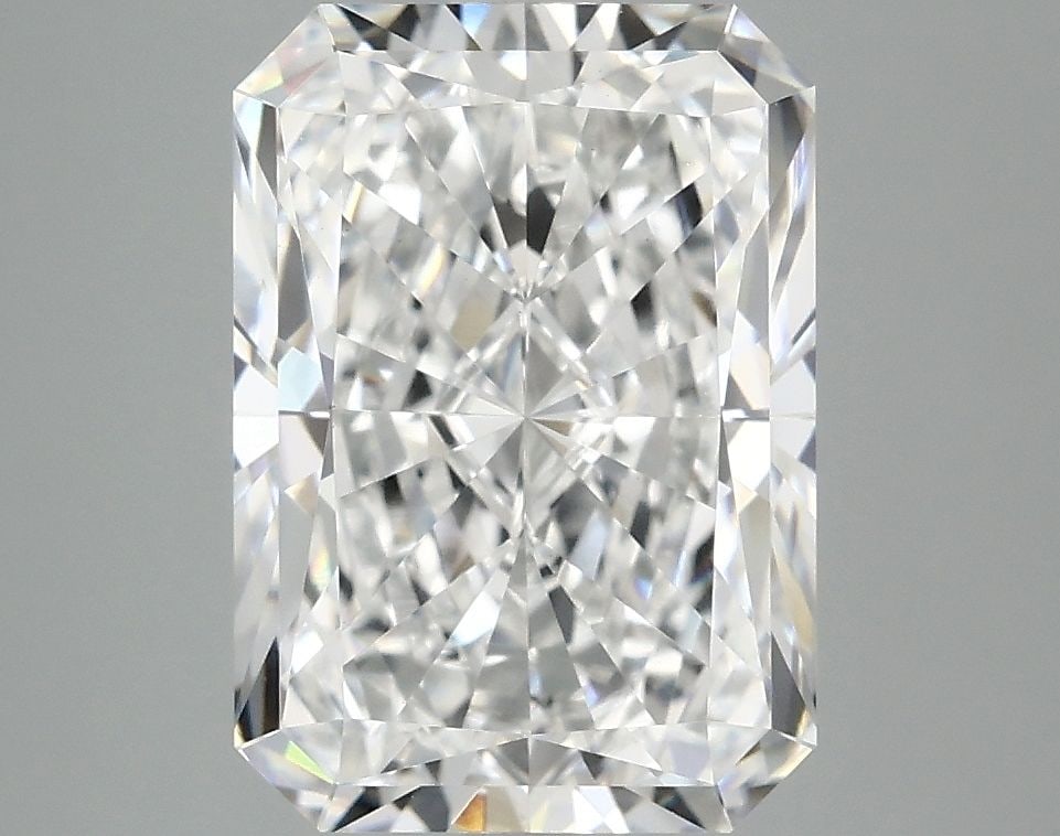 Loose Diamond - RADIANT 4.07ct D VS1: Loose Diamond - RADIANT 4.07ct D VS1 Source: This is a real non-mined Diamond that has been grown in a lab Shape: RADIANT Carats: 4.07 Color: D Clarity: VS1 Certification: IGI Additional images availa