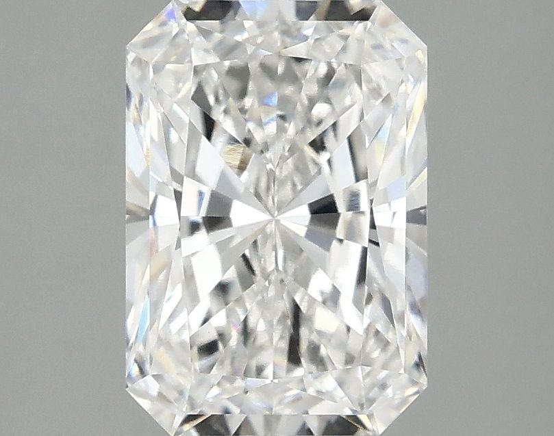 Loose Diamond - RADIANT 2.1ct E VVS2: Loose Diamond - RADIANT 2.1ct E VVS2 Source: This is a real non-mined Diamond that has been grown in a lab Shape: RADIANT Carats: 2.1 Color: E Clarity: VVS2 Certification: IGI Video: