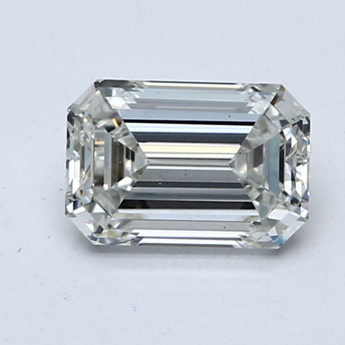 Loose Diamond - EMERALD 2.12ct E VVS2: Loose Diamond - EMERALD 2.12ct E VVS2 Source: This is a real non-mined Diamond that has been grown in a lab Shape: EMERALD Carats: 2.12 Color: E Clarity: VVS2 Certification: IGI Video: