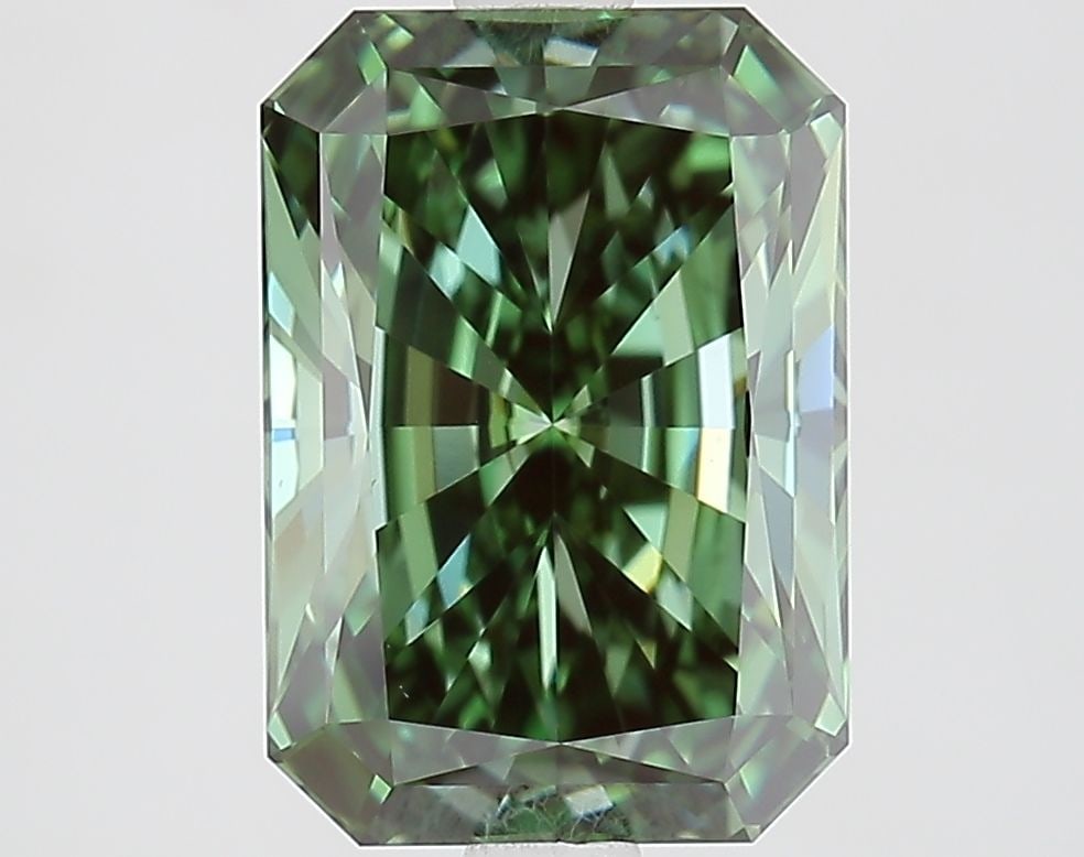Loose Diamond - RADIANT 3.08ct Fancy Vivid Green VVS2: Loose Diamond - RADIANT 3.08ct Fancy Vivid Green VVS2 Source: This is a real non-mined Diamond that has been grown in a lab Shape: RADIANT Carats: 3.08 Color: Fancy Vivid Green Certification: IGI
