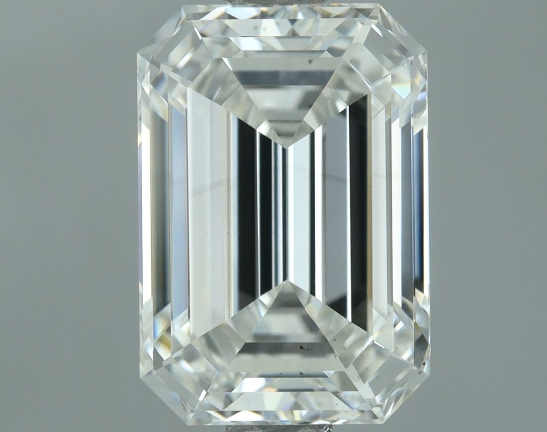 Loose Diamond - EMERALD 2.04ct F VS2: Loose Diamond - EMERALD 2.04ct F VS2 Source: This is a real non-mined Diamond that has been grown in a lab Shape: EMERALD Carats: 2.04 Color: F Clarity: VS2 Certification: IGI Video: