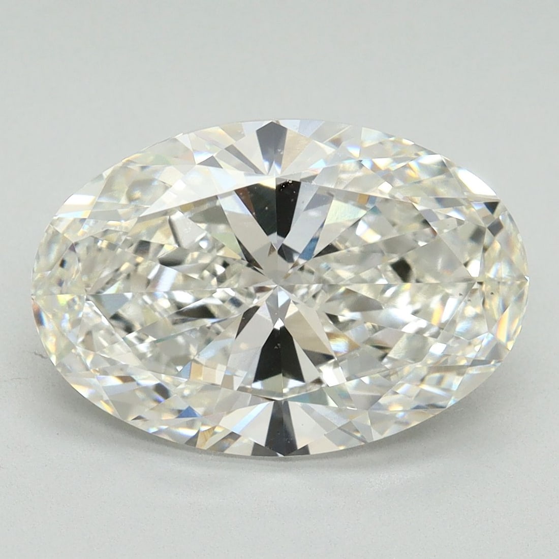 Loose Diamond - OVAL 5.05ct G VS2: Loose Diamond - OVAL 5.05ct G VS2 Source: This is a real non-mined Diamond that has been grown in a lab Shape: OVAL Carats: 5.05 Color: G Clarity: VS2 Certification: NONE Video: