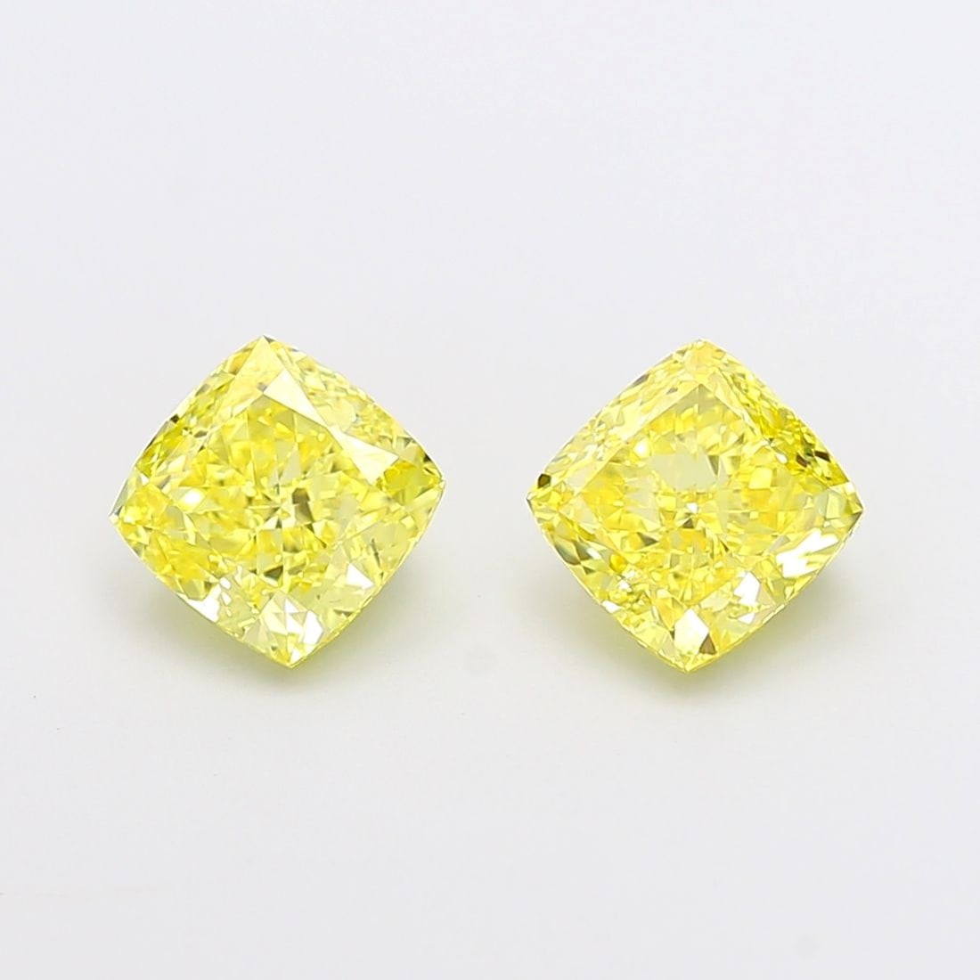 Loose Diamond - CUSHION MODIFIED 1.59ct Fancy Vivid Yellow VVS2: Loose Diamond - CUSHION MODIFIED 1.59ct Fancy Vivid Yellow VVS2 Source: This is a real non-mined Diamond that has been grown in a lab Shape: CUSHION MODIFIED Carats: 1.59 Color: Fancy Vivid Yellow Cer