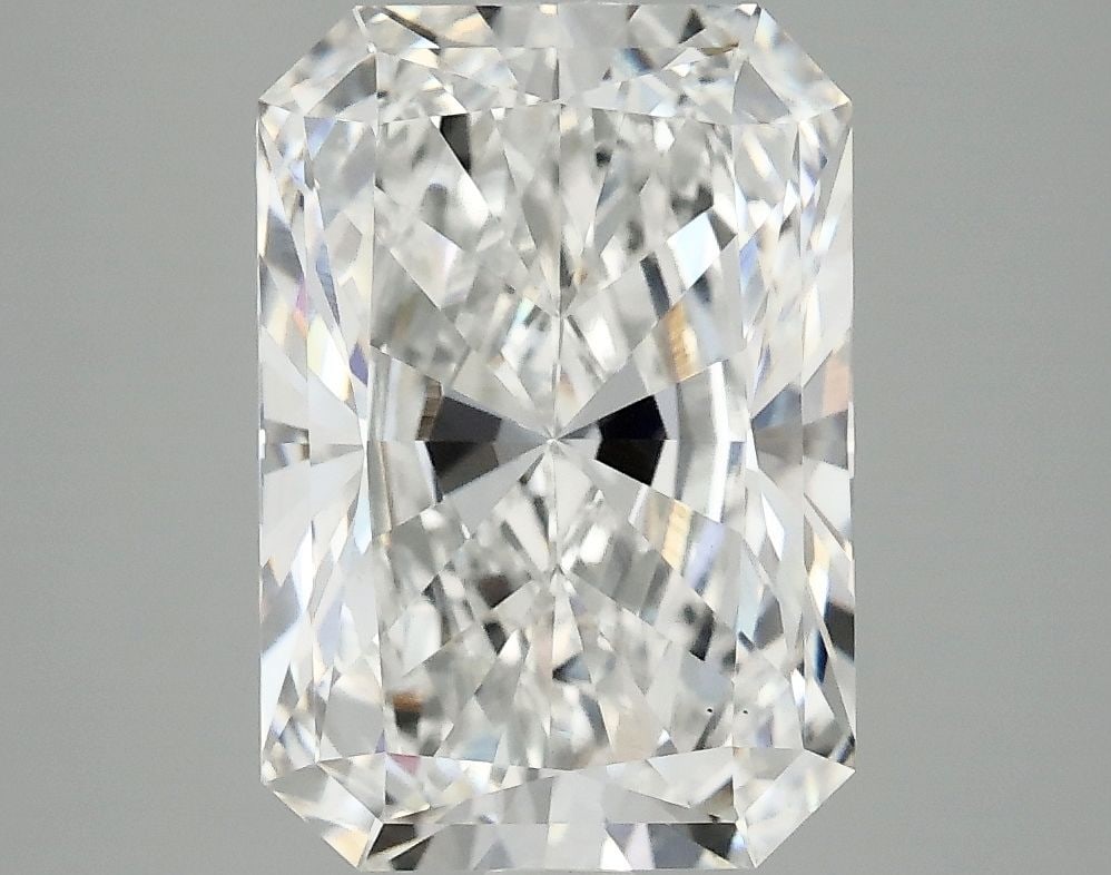 Loose Diamond - RADIANT 3.94ct E VS1: Loose Diamond - RADIANT 3.94ct E VS1 Source: This is a real non-mined Diamond that has been grown in a lab Shape: RADIANT Carats: 3.94 Color: E Clarity: VS1 Certification: IGI Additional images availa