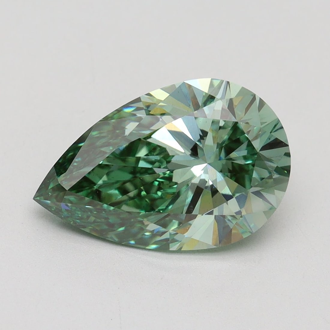 Loose Diamond - PEAR 3.07ct Fancy Vivid Green VS2: Loose Diamond - PEAR 3.07ct Fancy Vivid Green VS2 Source: This is a real non-mined Diamond that has been grown in a lab Shape: PEAR Carats: 3.07 Color: Fancy Vivid Green Certification: IGI Video: