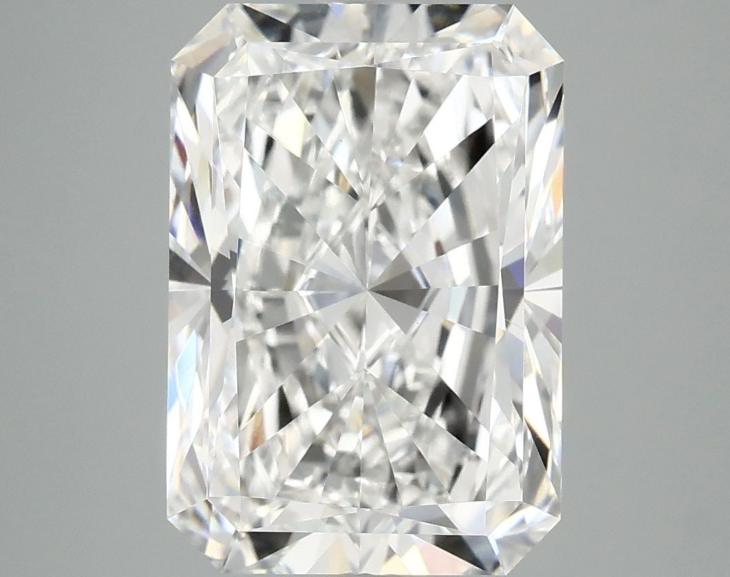 Loose Diamond - RADIANT 4.9ct E VS1: Loose Diamond - RADIANT 4.9ct E VS1 Source: This is a real non-mined Diamond that has been grown in a lab Shape: RADIANT Carats: 4.9 Color: E Clarity: VS1 Certification: IGI Video: