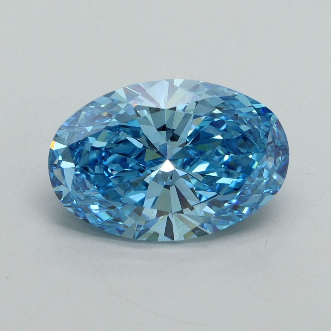 Loose Diamond - OVAL 4.01ct Fancy Vivid Blue VS1: Loose Diamond - OVAL 4.01ct Fancy Vivid Blue VS1 Source: This is a real non-mined Diamond that has been grown in a lab Shape: OVAL Carats: 4.01 Color: Fancy Vivid Blue Certification: IGI Video:
