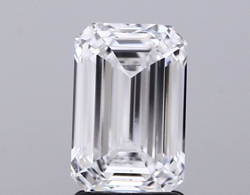 Loose Diamond - EMERALD 2.11ct D VVS2: Loose Diamond - EMERALD 2.11ct D VVS2 Source: This is a real non-mined Diamond that has been grown in a lab Shape: EMERALD Carats: 2.11 Color: D Clarity: VVS2 Certification: IGI Video:
