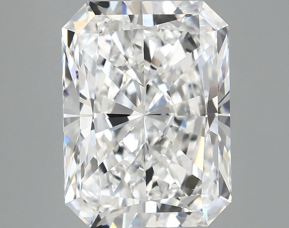 Loose Diamond - RADIANT 3.84ct D VS1: Loose Diamond - RADIANT 3.84ct D VS1 Source: This is a real non-mined Diamond that has been grown in a lab Shape: RADIANT Carats: 3.84 Color: D Clarity: VS1 Certification: IGI Additional images availa