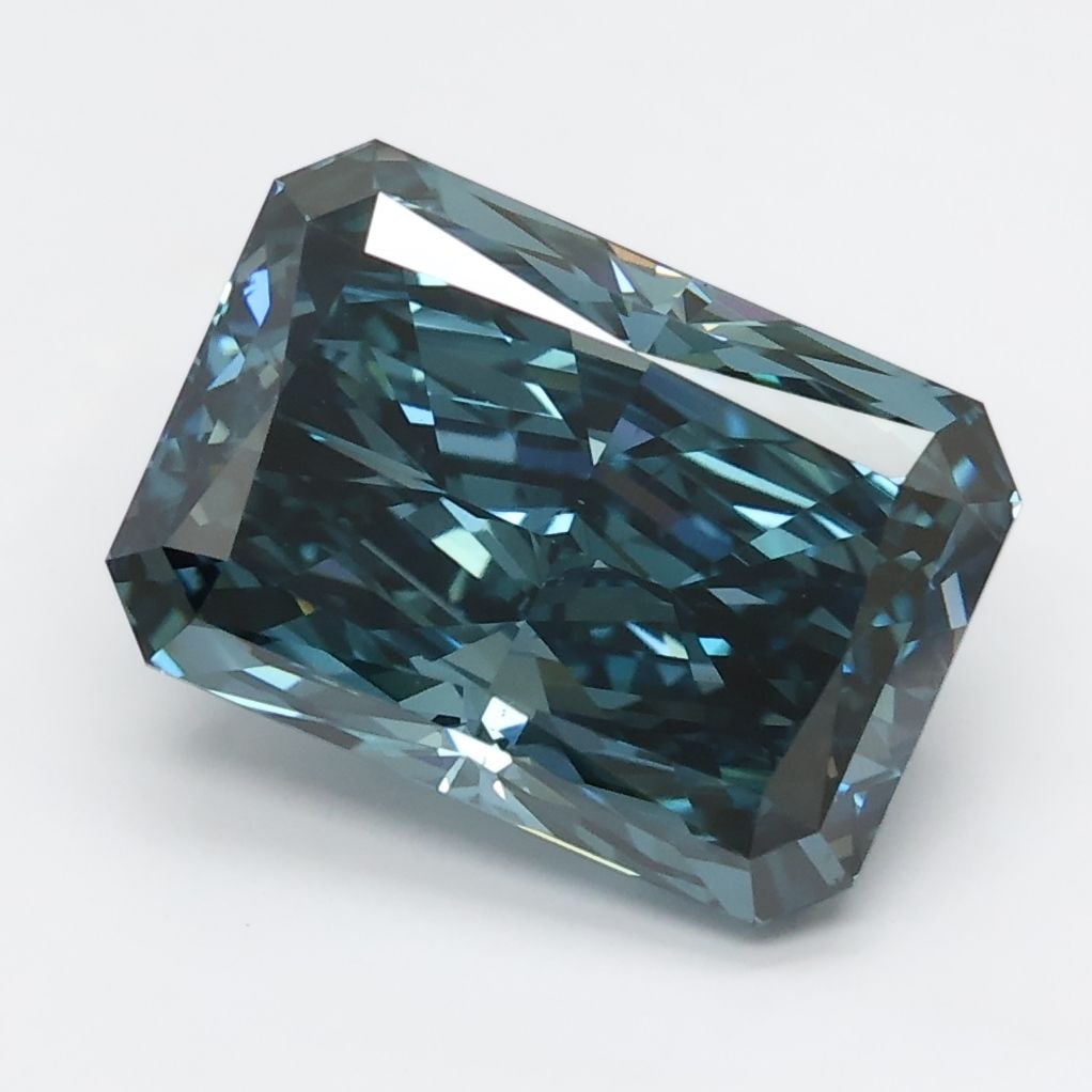 Loose Diamond - RADIANT 3.63ct Blue VS2: Loose Diamond - RADIANT 3.63ct Blue VS2 Source: This is a real non-mined Diamond that has been grown in a lab Shape: RADIANT Carats: 3.63 Color: Blue Certification: NONE Video:
