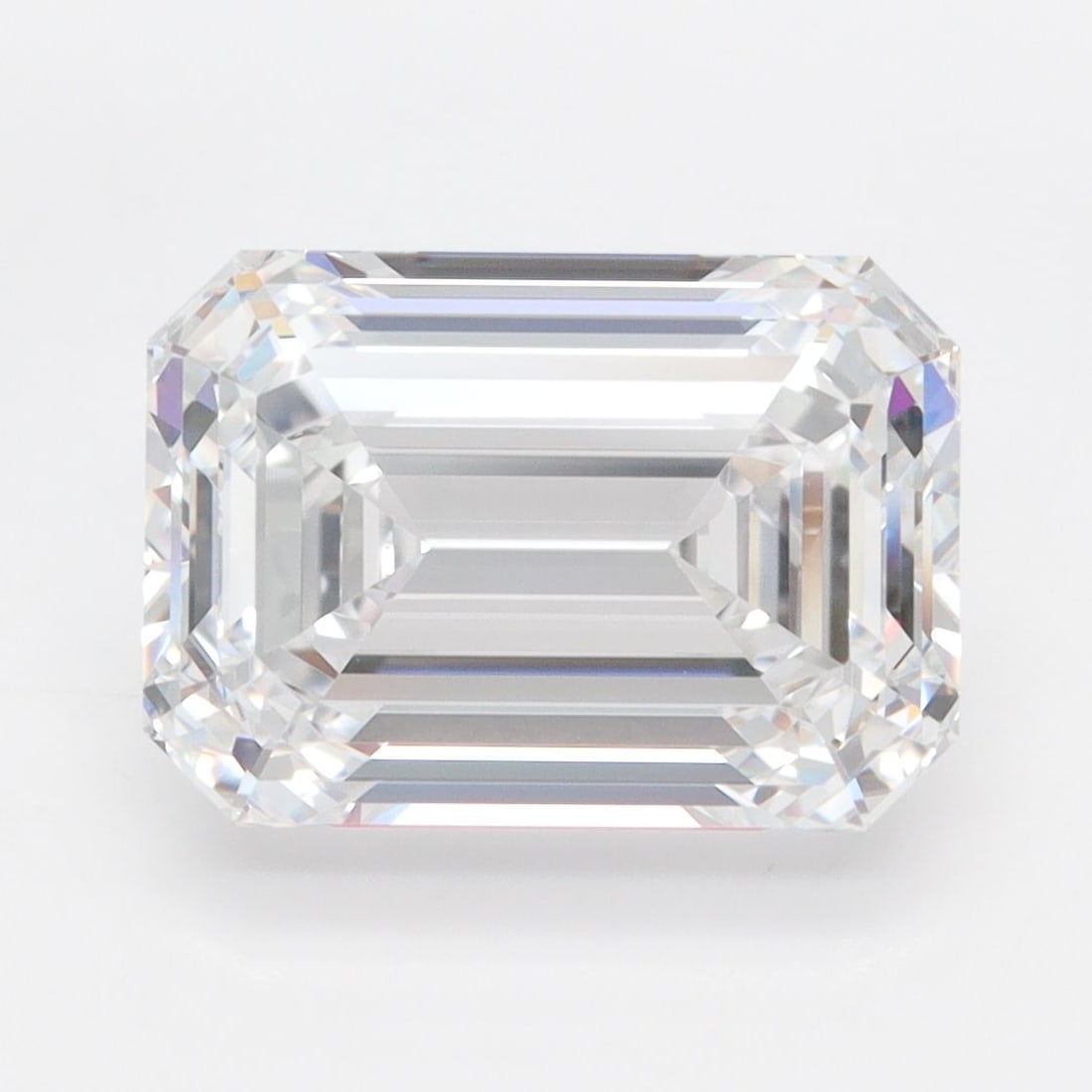Loose Diamond - EMERALD 5.09ct D IF: Loose Diamond - EMERALD 5.09ct D IF Source: This is a real non-mined Diamond that has been grown in a lab Shape: EMERALD Carats: 5.09 Color: D Clarity: IF Certification: IGI Additional images availabl