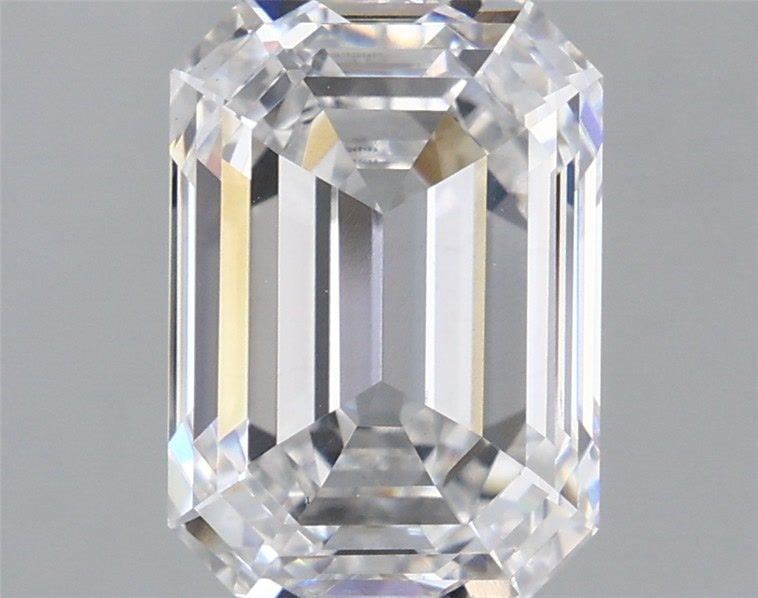 Loose Diamond - EMERALD 4.55ct F VS1: Loose Diamond - EMERALD 4.55ct F VS1 Source: This is a real non-mined Diamond that has been grown in a lab Shape: EMERALD Carats: 4.55 Color: F Clarity: VS1 Certification: IGI Video: