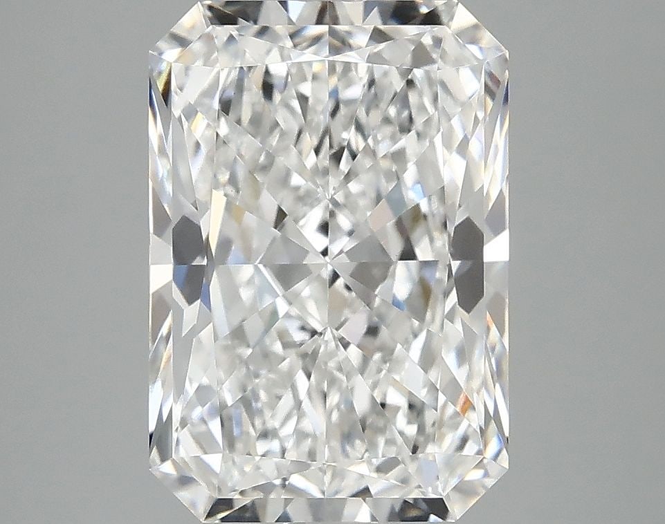 Loose Diamond - RADIANT 3.94ct E VVS2: Loose Diamond - RADIANT 3.94ct E VVS2 Source: This is a real non-mined Diamond that has been grown in a lab Shape: RADIANT Carats: 3.94 Color: E Clarity: VVS2 Certification: IGI Video: