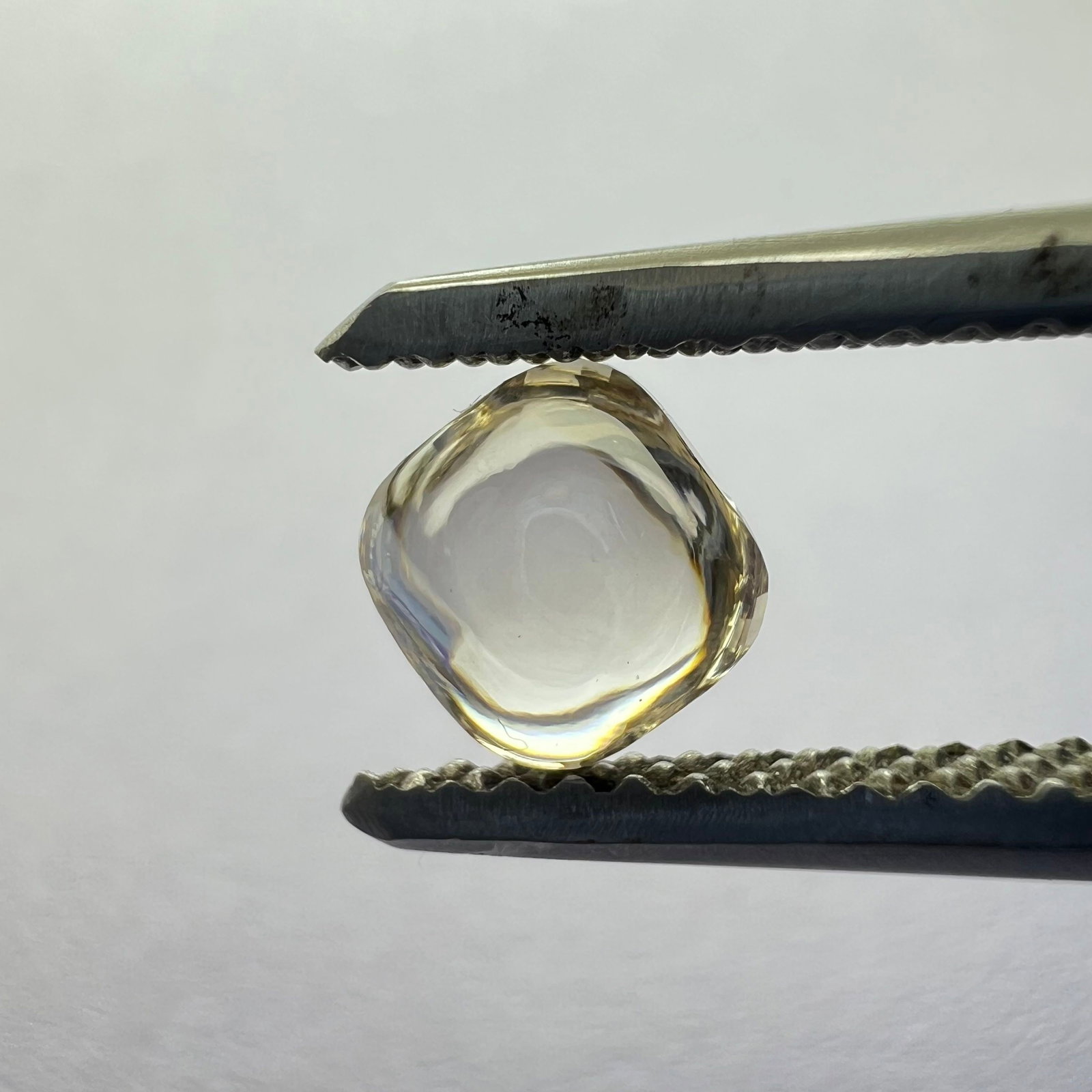 Loose Diamond - CUSHION BRILLIANT 0.62ct Champagne VS1: Loose Diamond - CUSHION BRILLIANT 0.62ct Champagne VS1 Source: This is a real non-mined Diamond that has been grown in a lab Shape: CUSHION BRILLIANT Carats: 0.62 Color: Champagne Certification: NONE