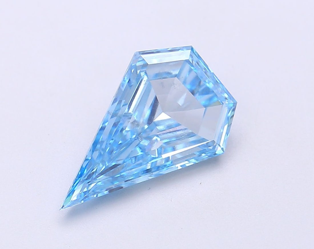 Loose Diamond - PENTAGONAL 2.63ct Fancy Vivid Blue SI1: Loose Diamond - PENTAGONAL 2.63ct Fancy Vivid Blue SI1 Source: This is a real non-mined Diamond that has been grown in a lab Shape: PENTAGONAL Carats: 2.63 Color: Fancy Vivid Blue Certification: IGI V