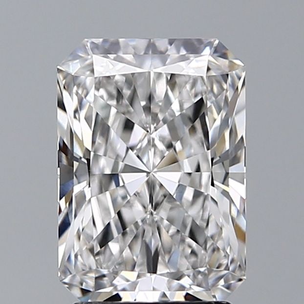 Loose Diamond - RADIANT 2.57ct E VVS2: Loose Diamond - RADIANT 2.57ct E VVS2 Source: This is a real non-mined Diamond that has been grown in a lab Shape: RADIANT Carats: 2.57 Color: E Clarity: VVS2 Certification: IGI Video: