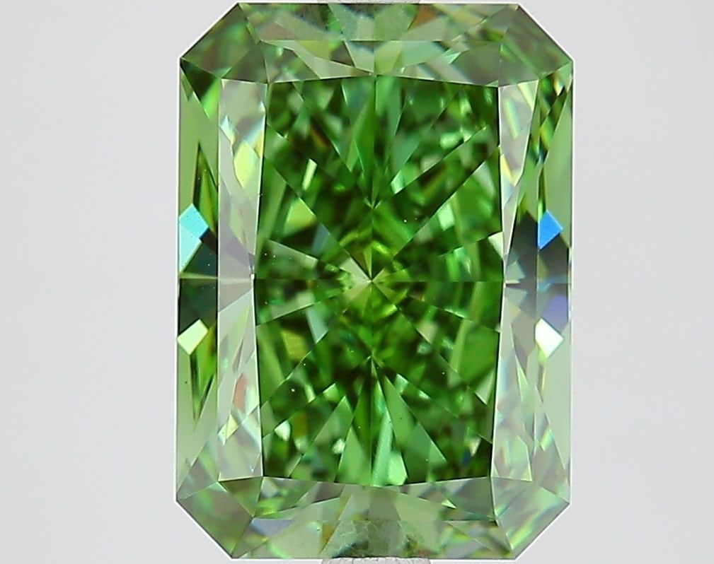 Loose Diamond - RADIANT 3.75ct Fancy Vivid Green VS1: Loose Diamond - RADIANT 3.75ct Fancy Vivid Green VS1 Source: This is a real non-mined Diamond that has been grown in a lab Shape: RADIANT Carats: 3.75 Color: Fancy Vivid Green Certification: IGI