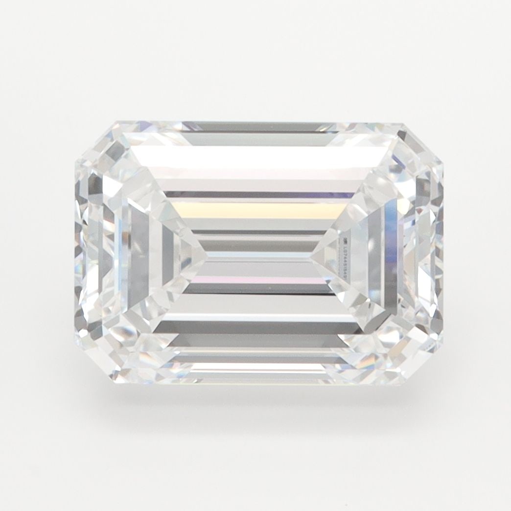 Loose Diamond - EMERALD 3.83ct D IF: Loose Diamond - EMERALD 3.83ct D IF Source: This is a real non-mined Diamond that has been grown in a lab Shape: EMERALD Carats: 3.83 Color: D Clarity: IF Certification: IGI Video: