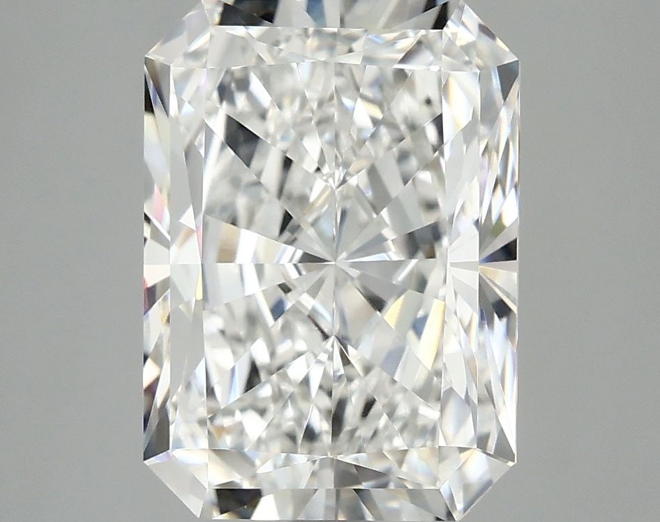 Loose Diamond - RADIANT 4.1ct E VVS2: Loose Diamond - RADIANT 4.1ct E VVS2 Source: This is a real non-mined Diamond that has been grown in a lab Shape: RADIANT Carats: 4.1 Color: E Clarity: VVS2 Certification: IGI Video: Video Link