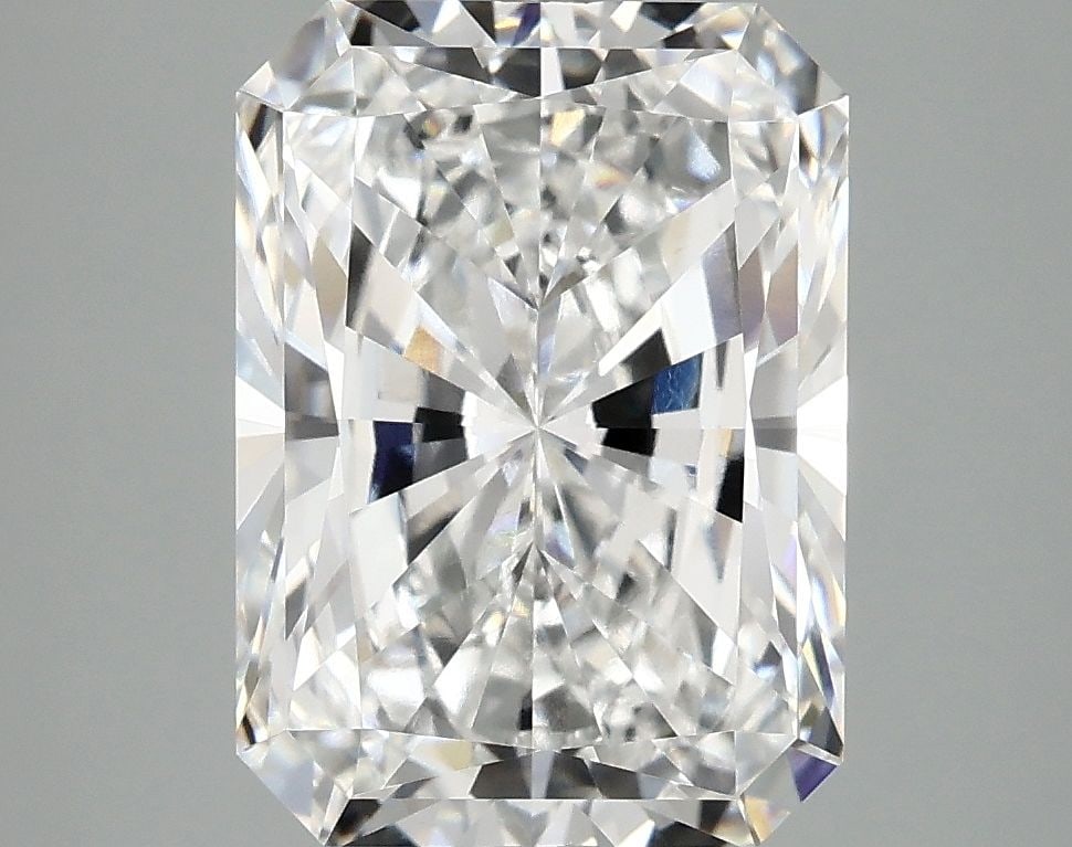Loose Diamond - RADIANT 4.18ct E VVS2: Loose Diamond - RADIANT 4.18ct E VVS2 Source: This is a real non-mined Diamond that has been grown in a lab Shape: RADIANT Carats: 4.18 Color: E Clarity: VVS2 Certification: IGI Video: