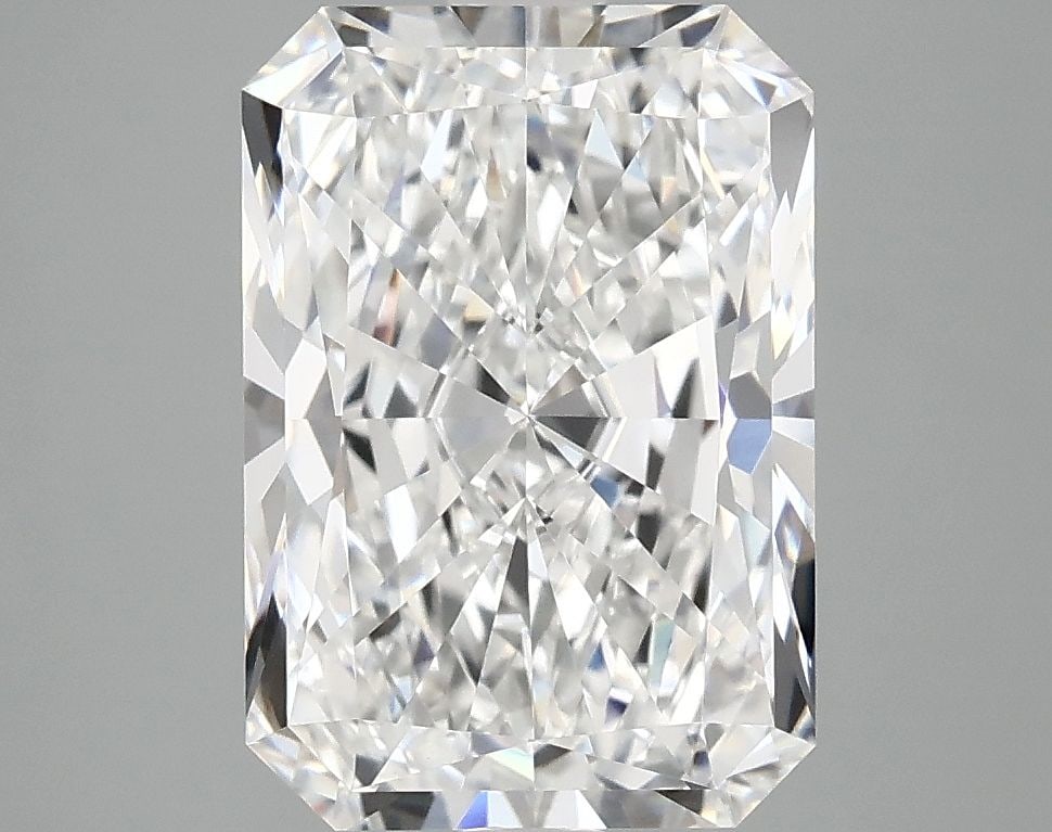 Loose Diamond - RADIANT 3.88ct D VVS2: Loose Diamond - RADIANT 3.88ct D VVS2 Source: This is a real non-mined Diamond that has been grown in a lab Shape: RADIANT Carats: 3.88 Color: D Clarity: VVS2 Certification: IGI Video: