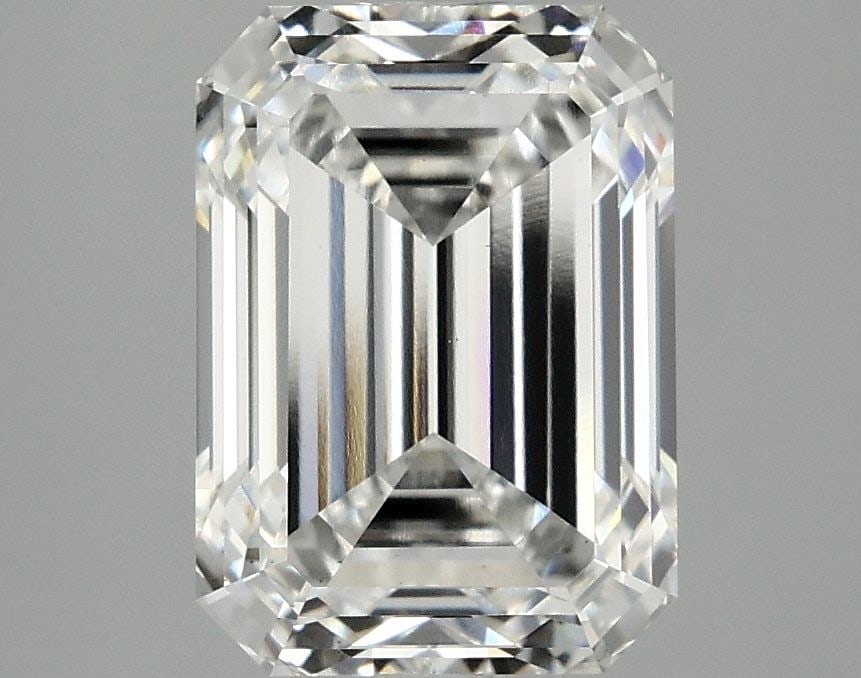 Loose Diamond - EMERALD 3.47ct E VS1: Loose Diamond - EMERALD 3.47ct E VS1 Source: This is a real non-mined Diamond that has been grown in a lab Shape: EMERALD Carats: 3.47 Color: E Clarity: VS1 Certification: IGI Video: