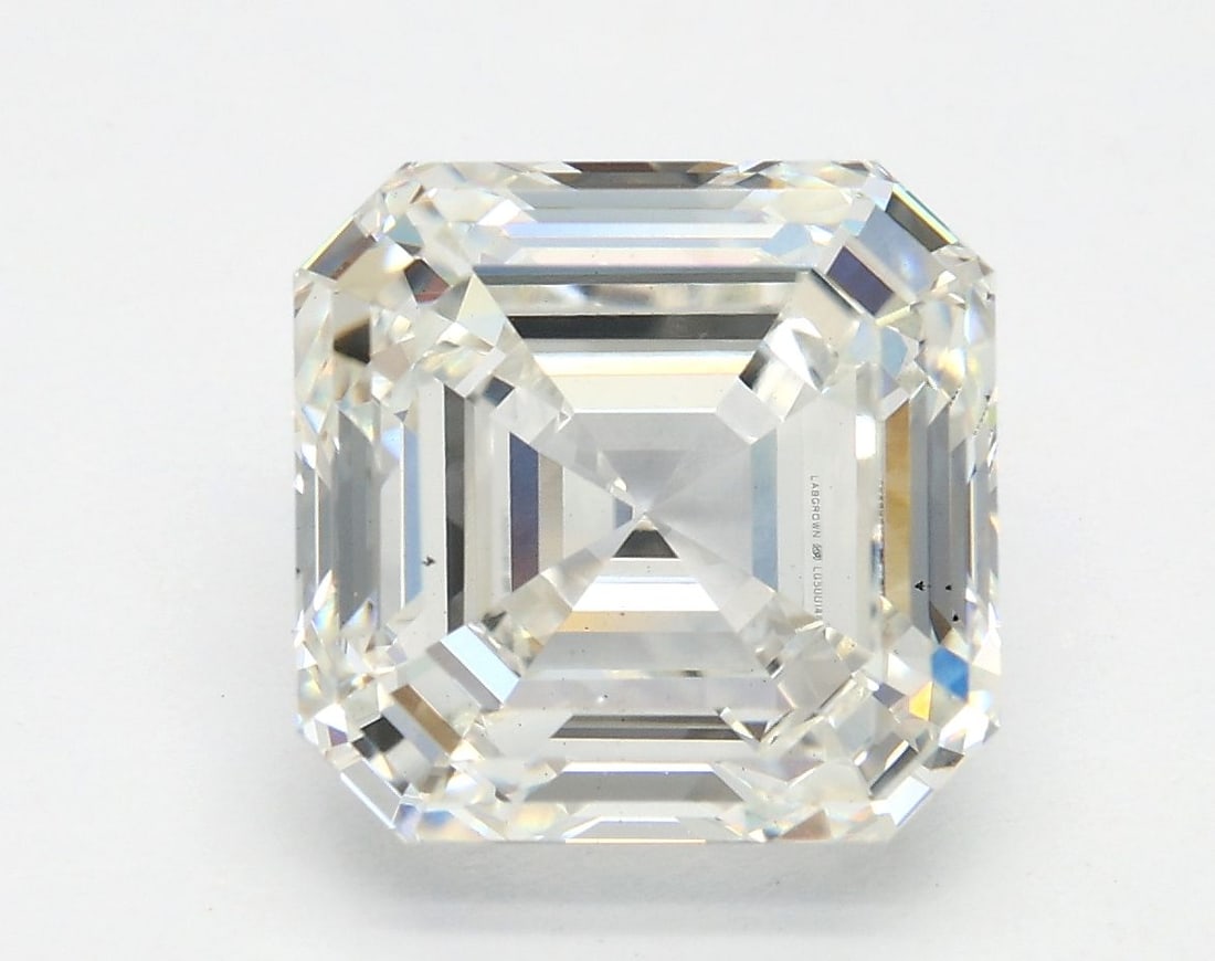 Loose Diamond - SQUARE EMERALD 4.04ct H VS2: Loose Diamond - SQUARE EMERALD 4.04ct H VS2 Source: This is a real non-mined Diamond that has been grown in a lab Shape: SQUARE EMERALD Carats: 4.04 Color: H Clarity: VS2 Certification: IGI Video: