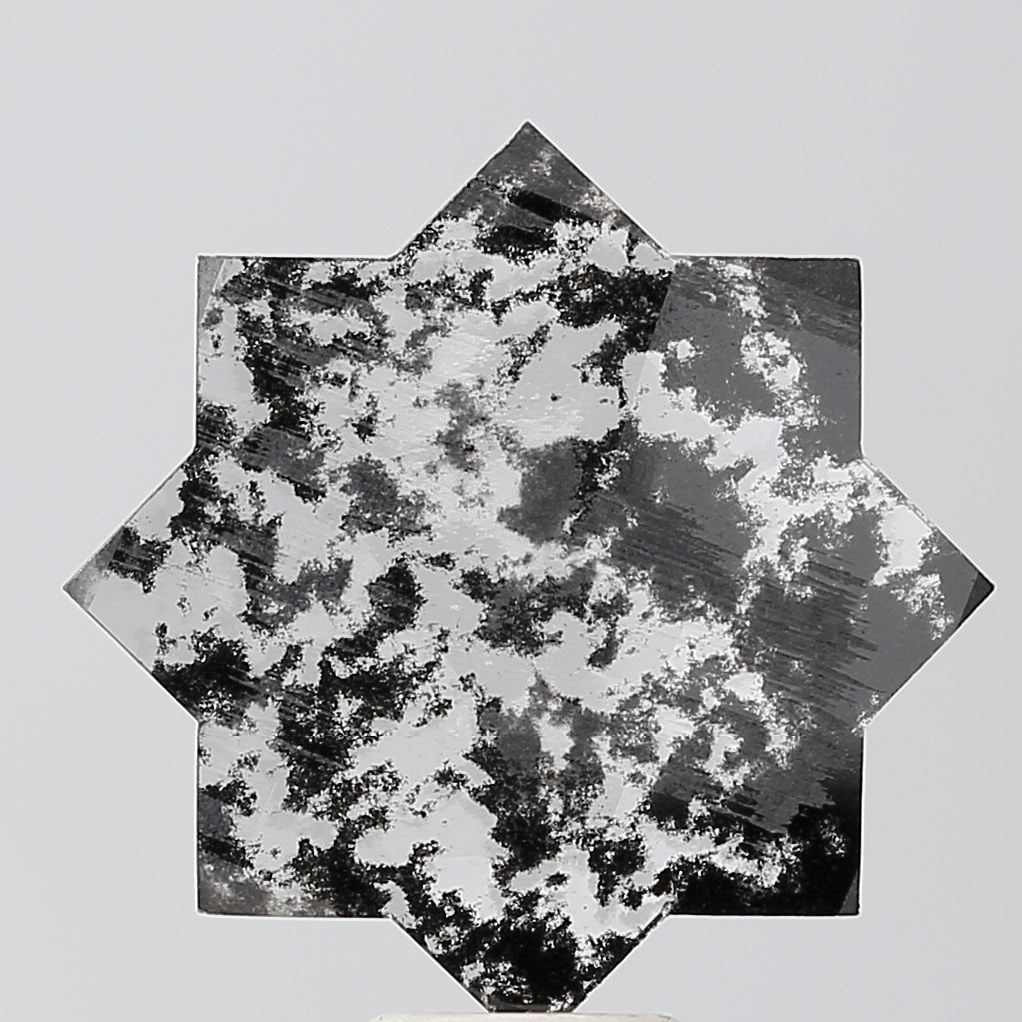 Loose Diamond - OTHER 4.53ct Salt and Pepper I2: Loose Diamond - OTHER 4.53ct Salt and Pepper I2 Source: This is a real non-mined Diamond that has been grown in a lab Shape: OTHER Carats: 4.53 Color: Salt and Pepper Certification: NONE Video: