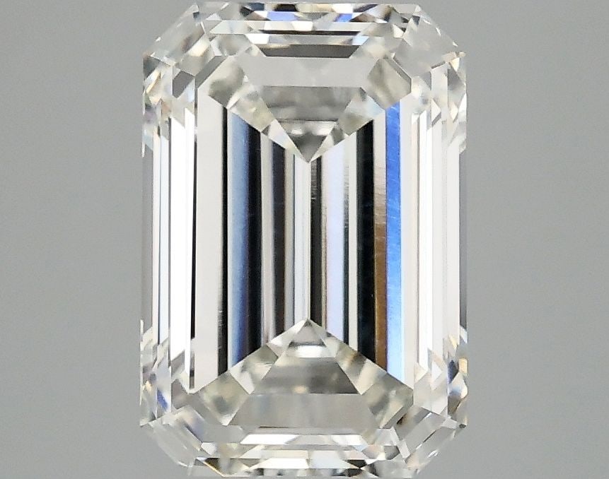 Loose Diamond - EMERALD 2.97ct H VS1: Loose Diamond - EMERALD 2.97ct H VS1 Source: This is a real non-mined Diamond that has been grown in a lab Shape: EMERALD Carats: 2.97 Color: H Clarity: VS1 Certification: IGI Video:
