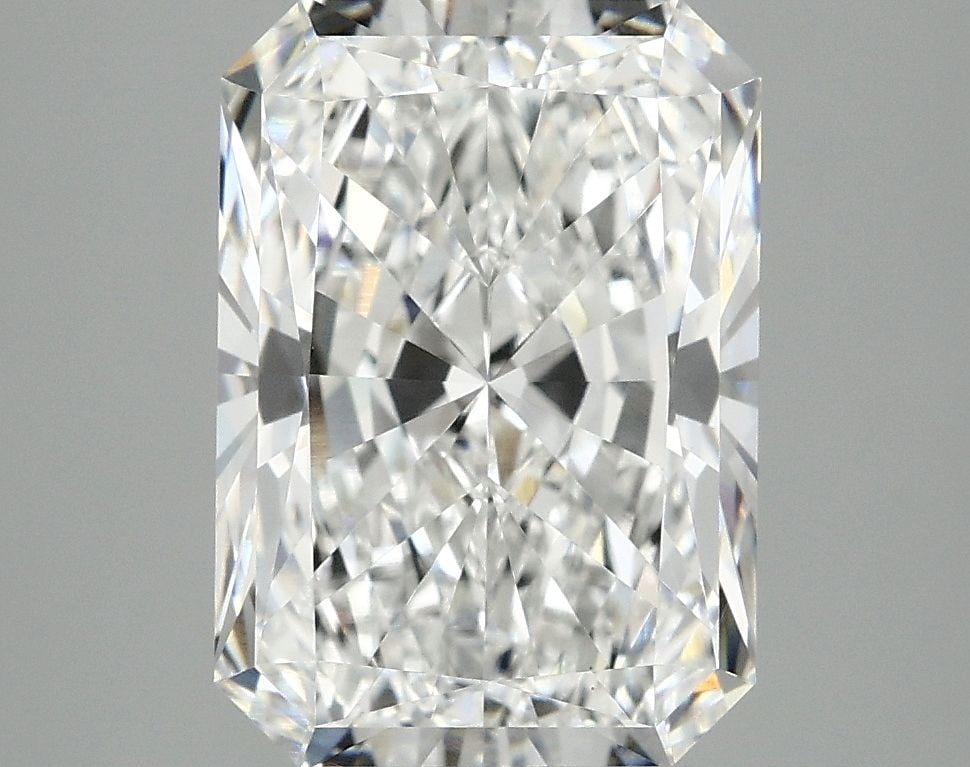 Loose Diamond - RADIANT 4.08ct E VVS2: Loose Diamond - RADIANT 4.08ct E VVS2 Source: This is a real non-mined Diamond that has been grown in a lab Shape: RADIANT Carats: 4.08 Color: E Clarity: VVS2 Certification: IGI Additional images