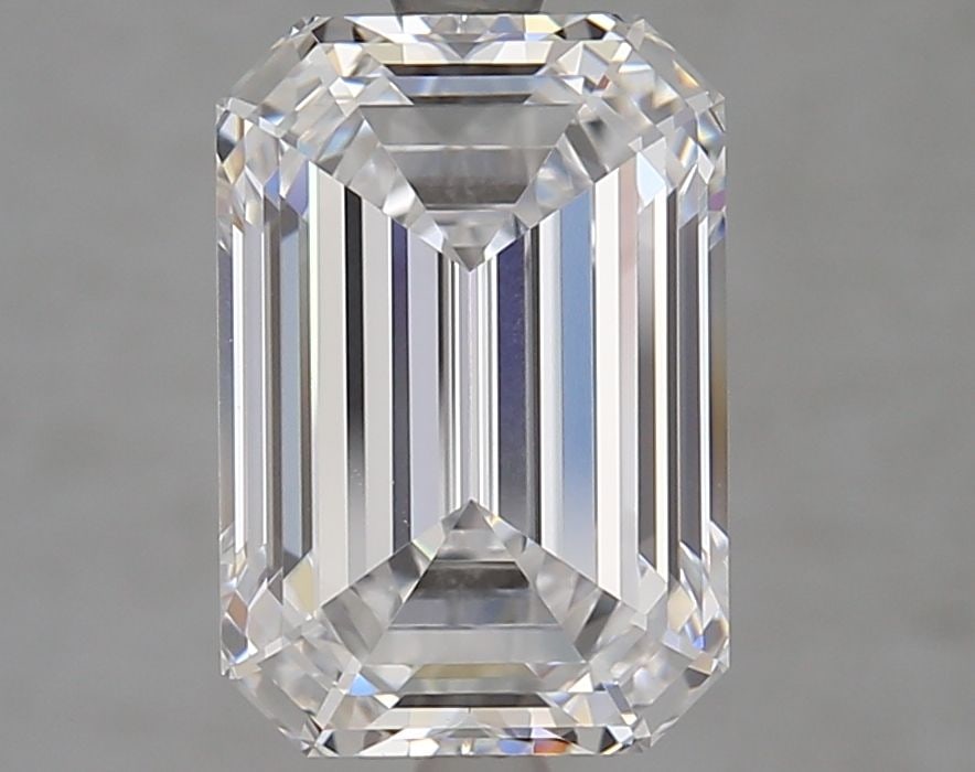 Loose Diamond - EMERALD 4.03ct D VVS1: Loose Diamond - EMERALD 4.03ct D VVS1 Source: This is a real non-mined Diamond that has been grown in a lab Shape: EMERALD Carats: 4.03 Color: D Clarity: VVS1 Certification: GIA Video: