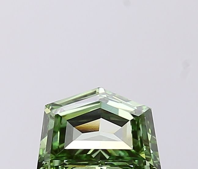 Loose Diamond - PENTAGONAL 0.82ct Fancy Vivid Green VVS2: Loose Diamond - PENTAGONAL 0.82ct Fancy Vivid Green VVS2 Source: This is a real non-mined Diamond that has been grown in a lab Shape: PENTAGONAL Carats: 0.82 Color: Fancy Vivid Green Certification: IG