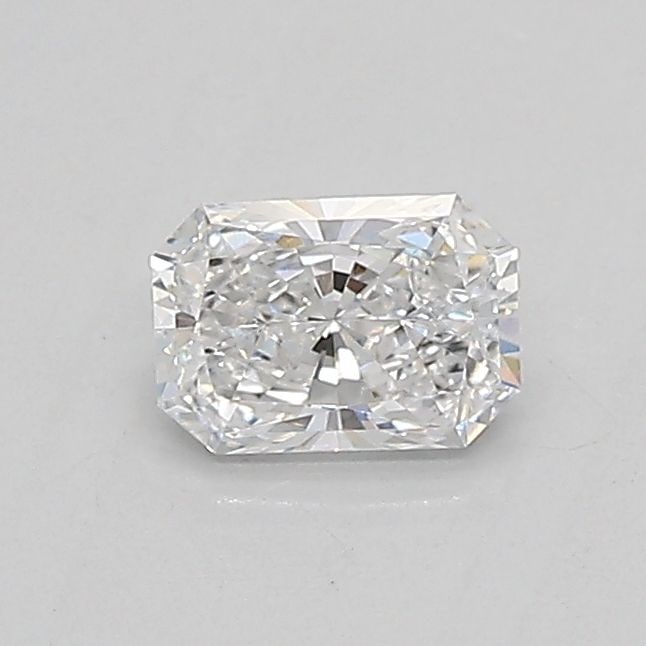 Loose Diamond - RADIANT 0.39ct D VVS2: Loose Diamond - RADIANT 0.39ct D VVS2 Source: This is a real non-mined Diamond that has been grown in a lab Shape: RADIANT Carats: 0.39 Color: D Clarity: VVS2 Certification: IGI Video: