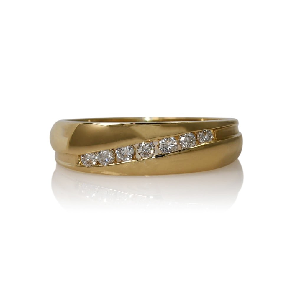Mens 14K Yellow Gold Diamond Wedding Band Ring 0.30 TDW Size 11: Mens 14K Yellow Gold Diamond Wedding Band Ring 0.30 TDW Size 11 Men's 14k yellow gold wedding band set with natural round brilliant cut diamonds. This unbranded band is stamped 14k and features a clas