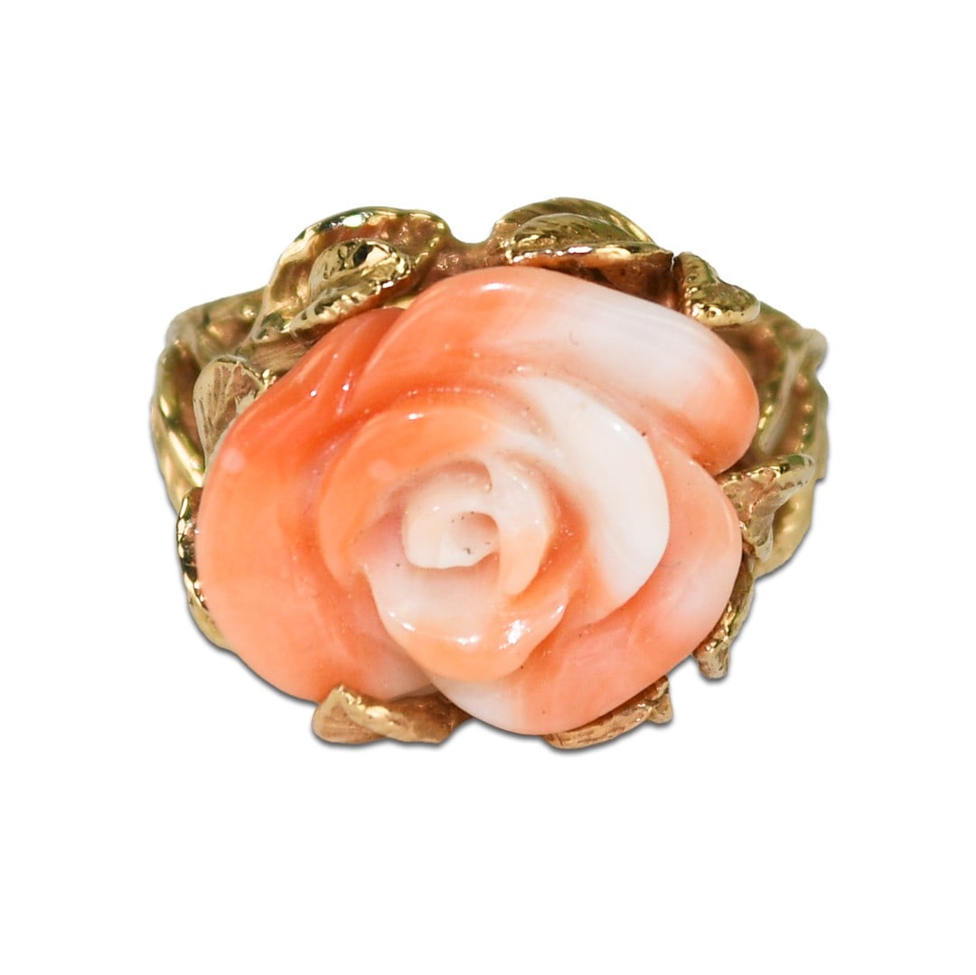 Vintage 14K Yellow Gold Floral Coral Cocktail Ring Size 6.5: Vintage 14K Yellow Gold Floral Coral Cocktail Ring Size 6.5 Vintage ladies cocktail ring featuring a natural pink coral stone carved in a rose shape within a floral design. Crafted in 14k yellow gold,