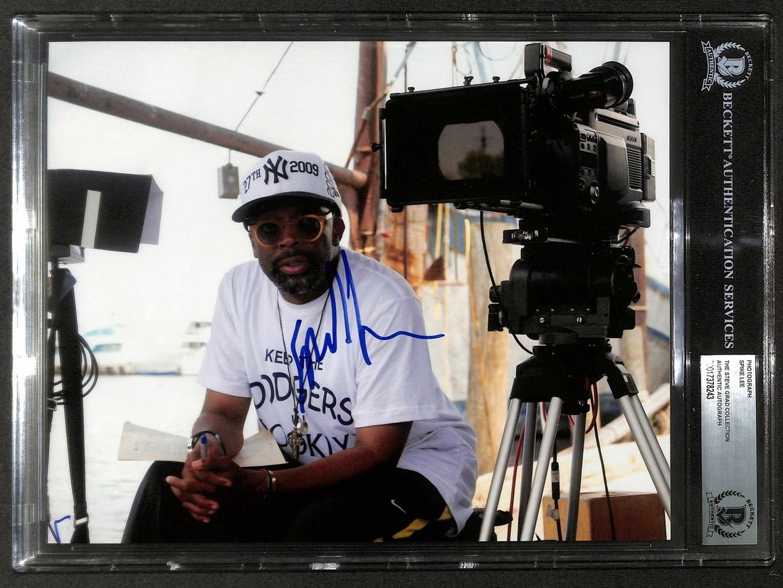 Beckett Certified Spike Lee 8x10 Autographed Photo: Beckett Certified Spike Lee 8x10 Autographed Photo This is an 8x10 photograph signed by acclaimed filmmaker Spike Lee. The autograph has been authenticated and encapsulated in a tamper-proof holder by