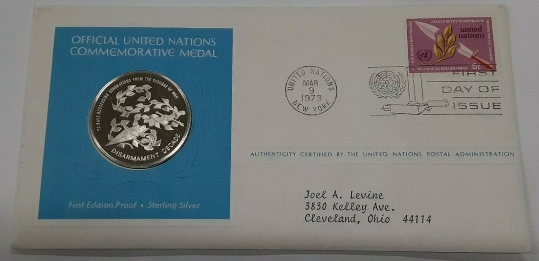 United Nations 1973 FDC Sterling Silver Disarmament Decade Medal by Franklin Mint: United Nations 1973 FDC Sterling Silver Disarmament Decade Medal by Franklin Mint This 1973 United Nations First Day Cover commemorates the organization's efforts toward worldwide disarmament and incl